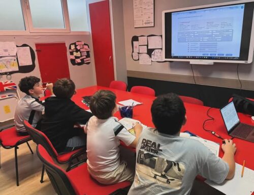 Interactive whiteboard classes at The British Centre🙇‍♀️🙇‍♂️📚